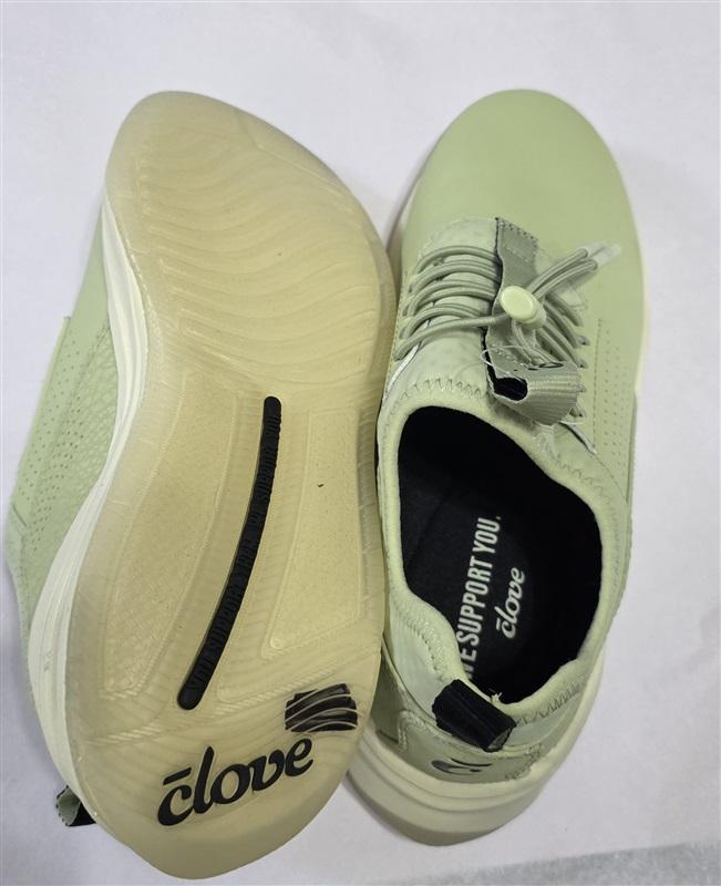 NWOT Clove 9 Classic Nursing Tennis Slip Resistant Shoes Moss Green 127485