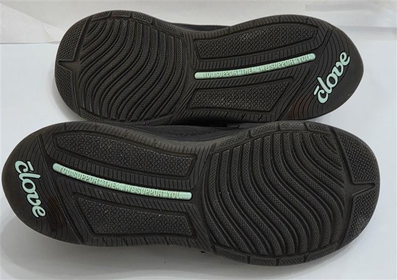 NWOT Clove 7 Classic Nursing Tennis Slip Resistant Shoes Black 127489