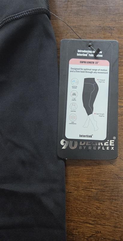 NWT 90 Degree Reflex M Shaping Lux Collection Leggings Capri Black 127555