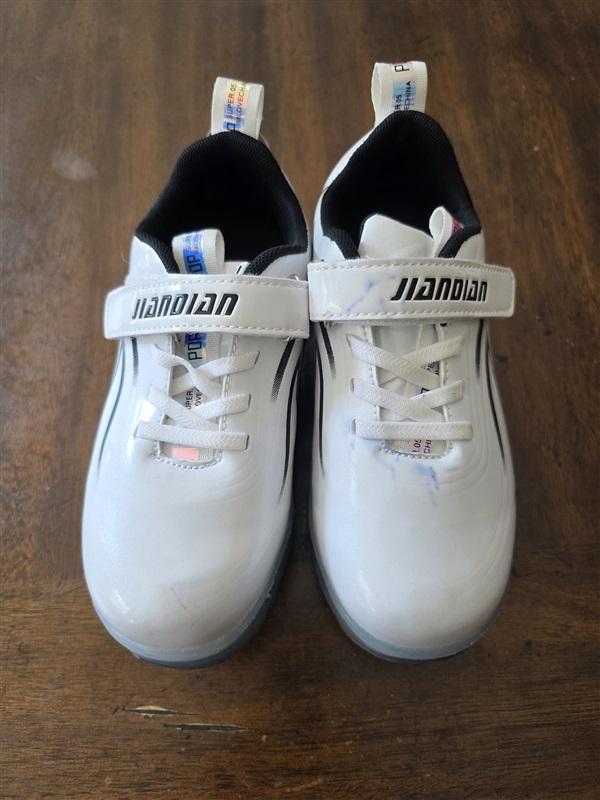 NWOT Jianoian 1.5 or 33 Roller Skate Light Up Retractable Wheels Sneakers 127558