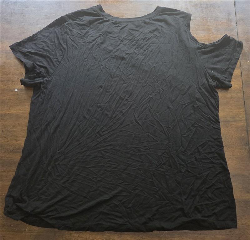 NWOT Socialite Curve 2X So Sexy 1 Shoulder Slit Front T Shirt 127575