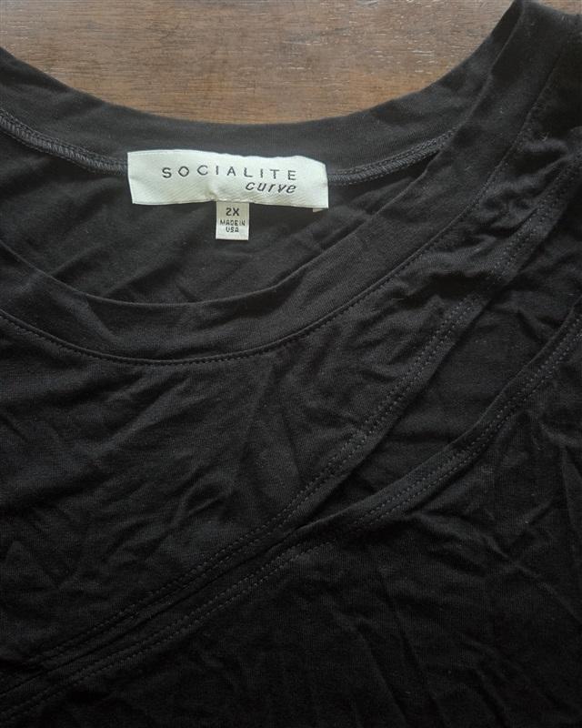 NWOT Socialite Curve 2X So Sexy 1 Shoulder Slit Front T Shirt 127575