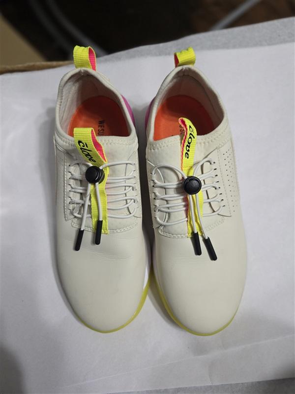 NWOT Clove 7 Classic Nursing Tennis Slip Resistant Shoes LemonAid 127654