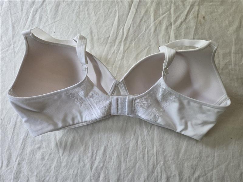 NWTD Hanes ComfortFlex Fit Natural Lift XL Wirefree Bra HU25 White 127679