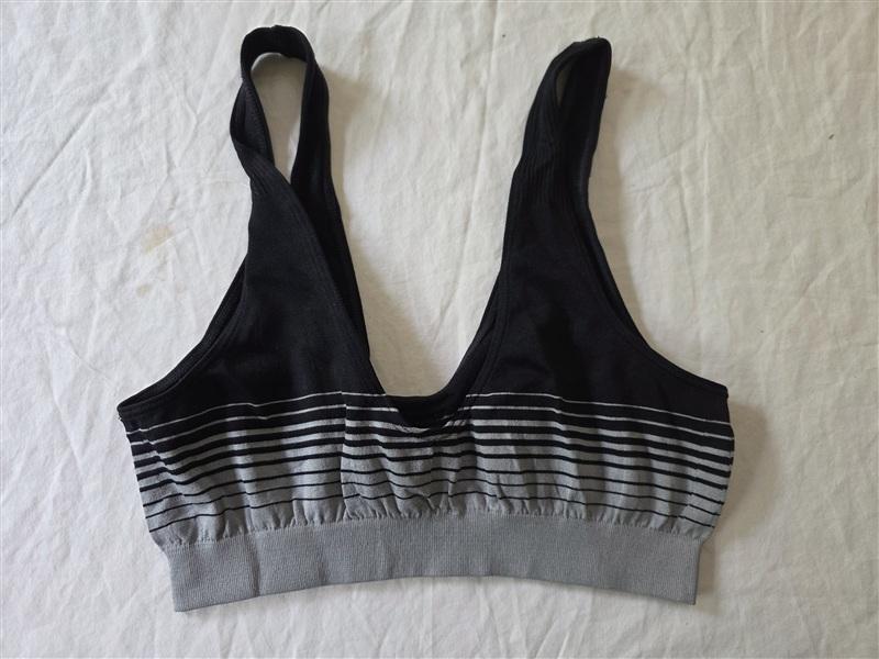NWOT Bali S Bra Comfort Revolution Seamles Microfiber Crop Top 103J Black 127780