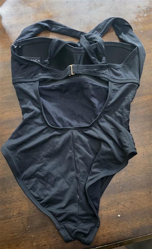 NWT La Blanca 6 Island Goddess Black Halter Bandeau 1pc Swimsuit 127905