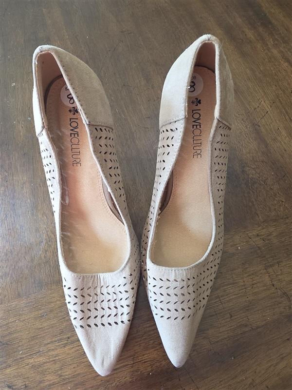 NWOTD Love Culture 8 Selina Taupe Pumps Pointy Toe Cut Out Heels 128001