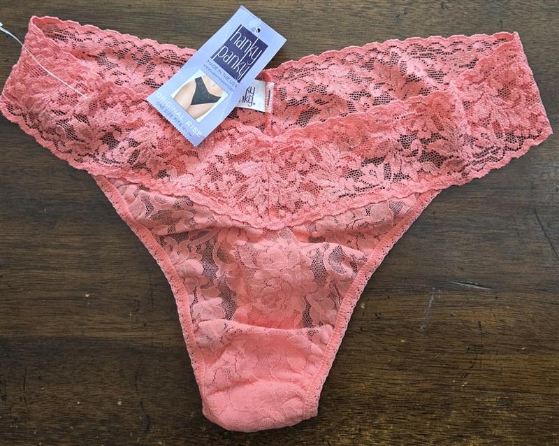 NWOT Hanky Panky 1 Coral Signature Lace Original Rise Thong Underwear 128027