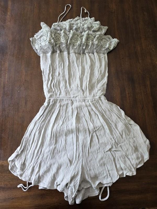NWOT Liberty Garden M Anthropologie Gray Lace Romper 128163