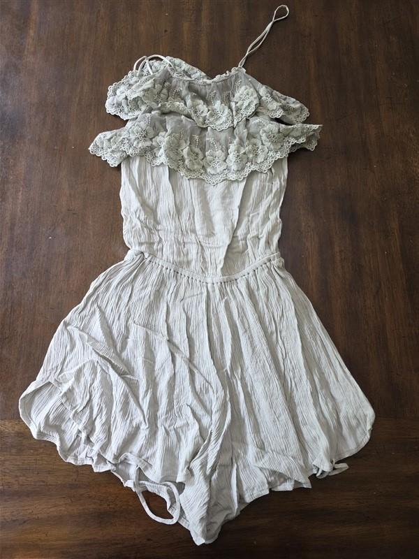NWOT Liberty Garden M Anthropologie Gray Lace Romper 128163