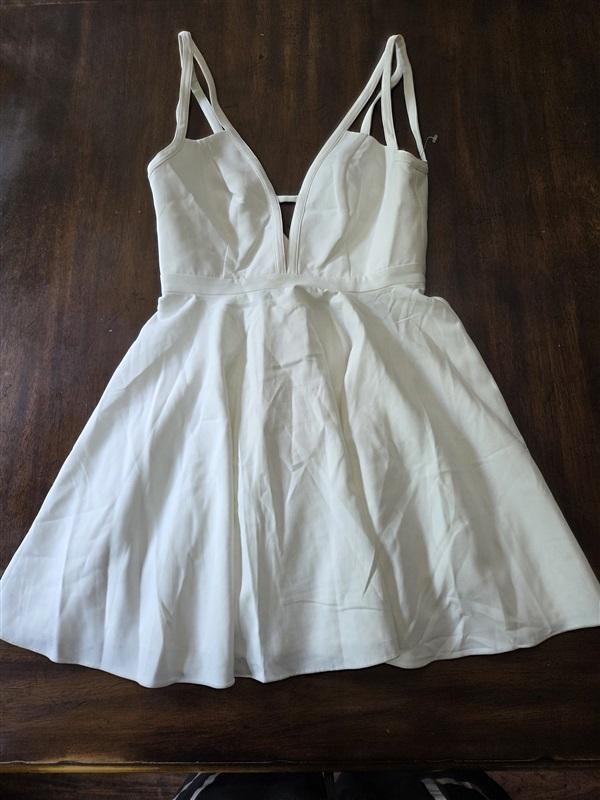 NWT NBD X NAVEN TWINS M V-Neck Mini Dress White 128174