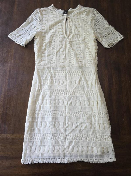 NWOT Trixxi SM Keyhole Lace Dress Short Sleeve Crochet 128168