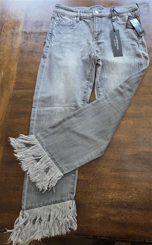 NWT Liverpool 4 27 Fringe Hem Pumice Gray Fray Jeans Crop Straight 128393
