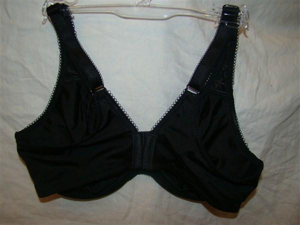 NWT Wacoal 32D Basic Beauty 855192 Full Figure Underwire Bra Black 128431