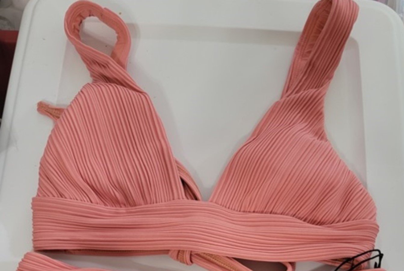 NWOT Robin Piccone XS Lily V Bikini Top Pink 128530