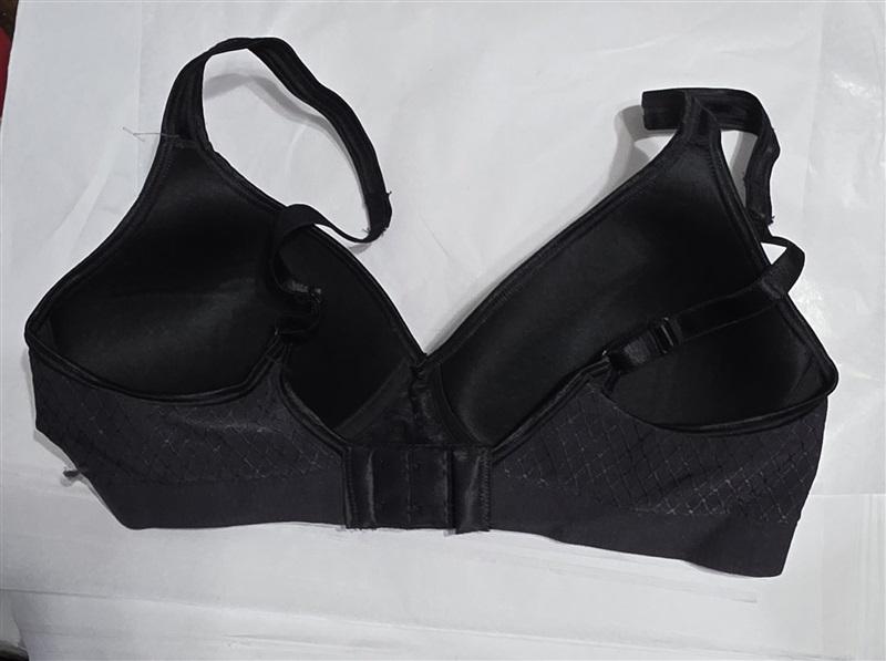 NWT Hanes L Platinum Perfect Coverage Wire-Free Bra HP08 Black Dot 128575