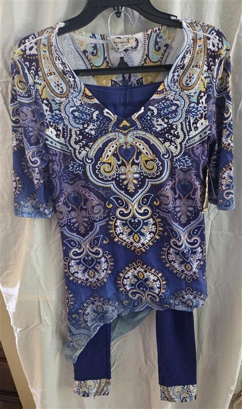 NWT One World XS Charming Art Rhinestone Handkerchief Top Legging set 128592