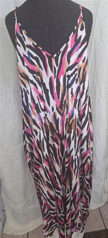 NWT Van Winkle XL Tiger Stripe Satin V-Neck Sleeveless Maxi Chemise 128645