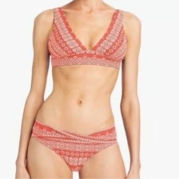 NWOT Robin Piccone M Isla Triangle Bikini Swim Top Terra Cotta Orange 128790