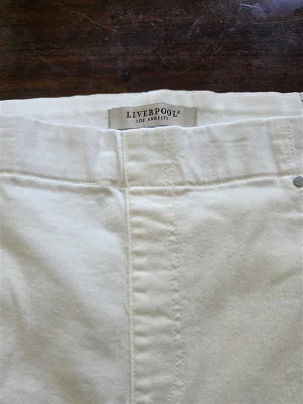 NWT Liverpool 6 28 Chloe Crop Pull-on Cropped Flare White 128802