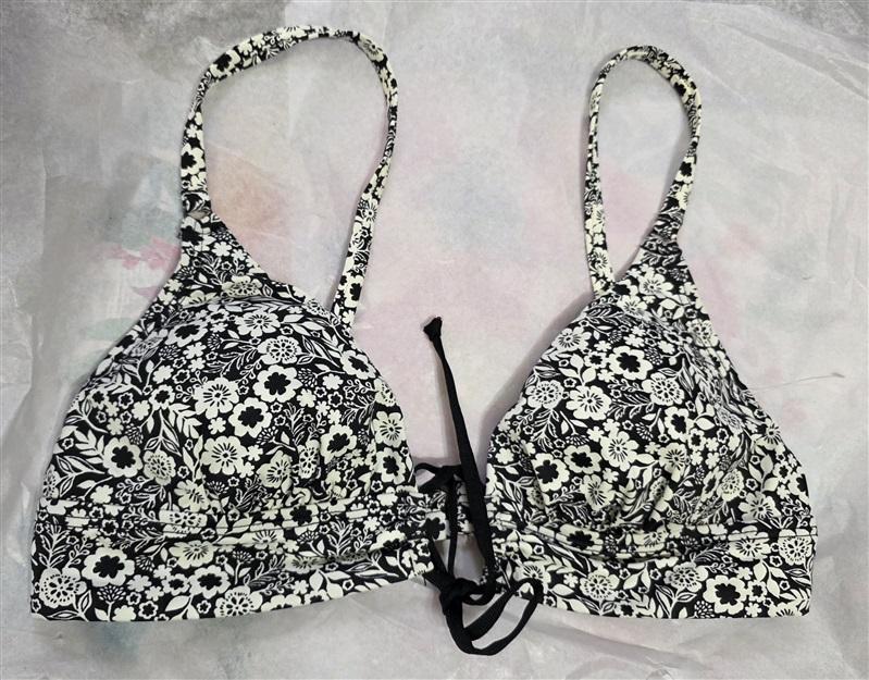 NWOT Robin Piccone XS V Neck Tie Front Bikini Swim Top Black White Flower 128958