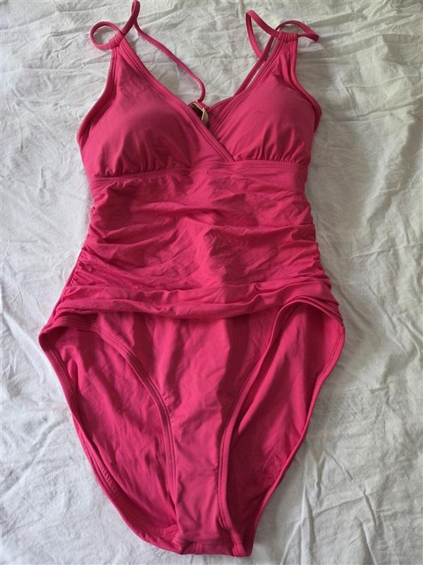 NWT La Blanca 8 Island Goddess Underwire 1PC Swimsuit Black 128969