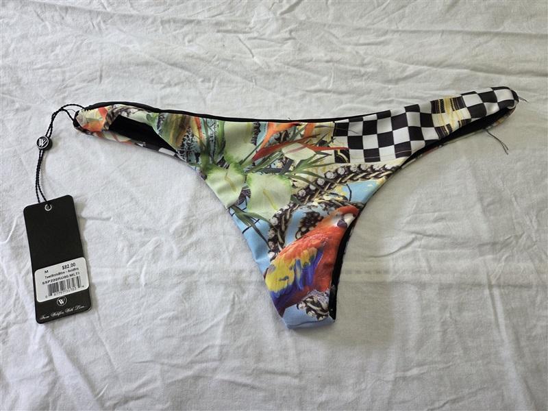 NWT WILDFOX M Twisted Brazilian Bikini Bottoms Swim 128978