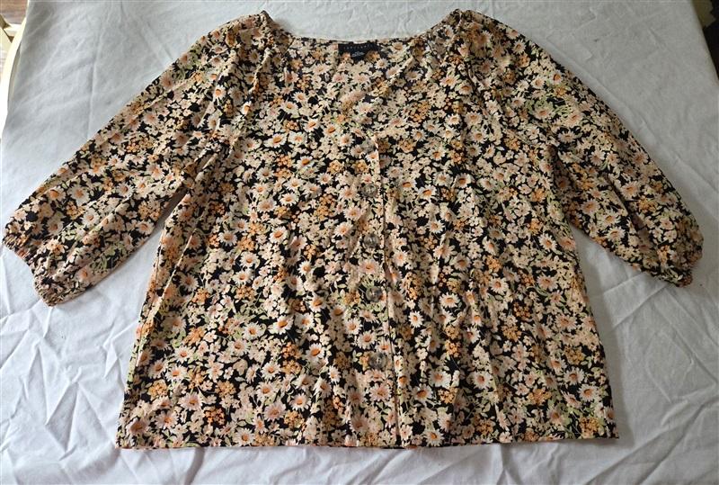 NWOT Sanctuary XXL Floral V Neck Button Up 3/4 Orange Black Floral Top 128993