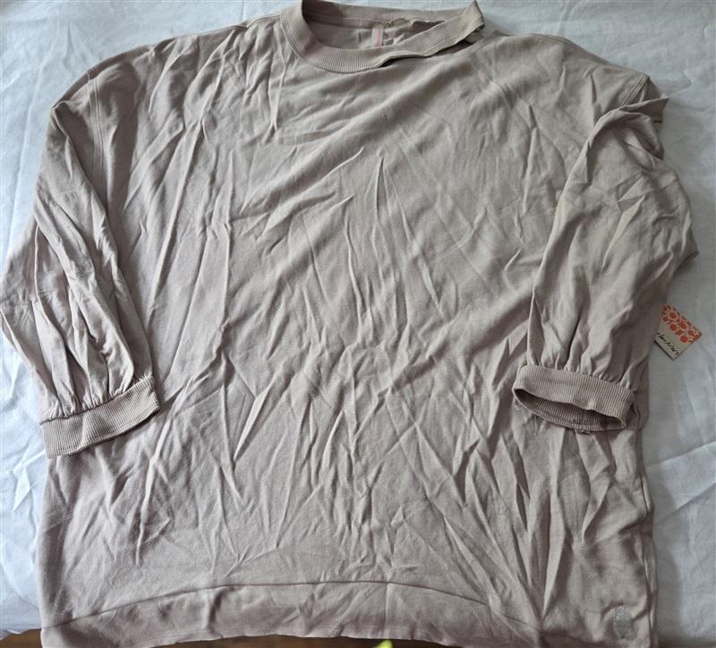 NWT Free People Movement M Oversize Reveal Silver Dusk Sweatshirt 128998