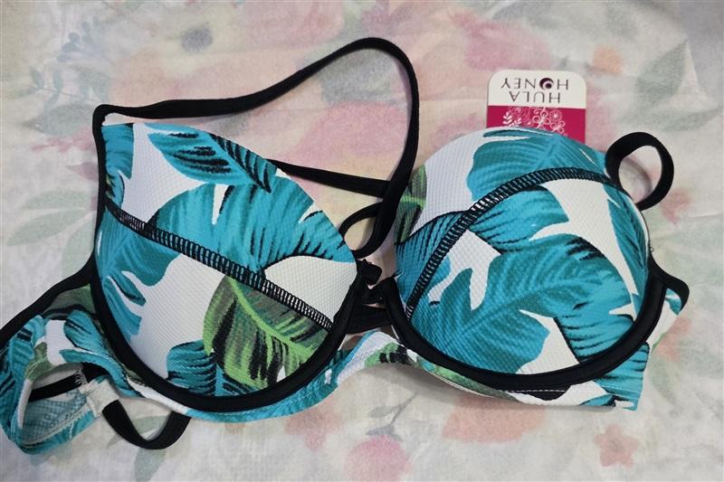 NWT Hula Honey M Torrid Tropics Palm Underwired Bikini Swim Top 129041