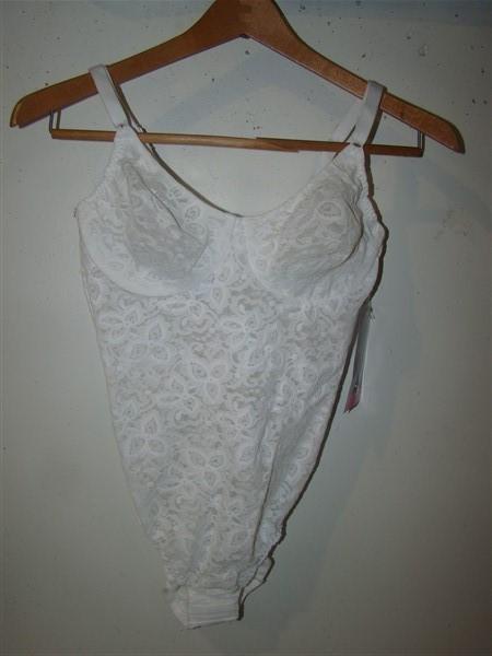 NWT Maidenform 34C Firm Control Lace Body Shaper 3008 Beige 129170