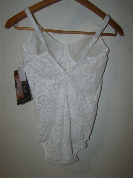 NWT Maidenform 34C Firm Control Lace Body Shaper 3008 Beige 129170