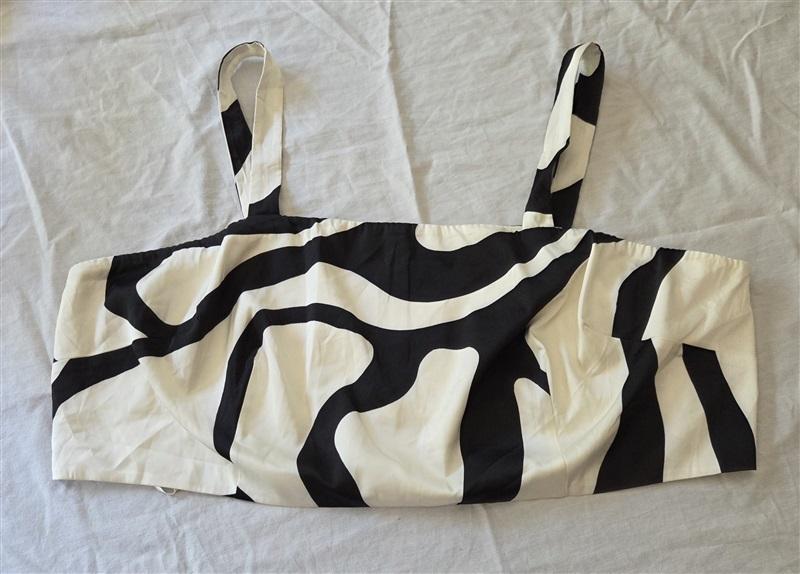 NWT Gabrielle Union 4 Plus Size Black White Swirl Crop Top 129172