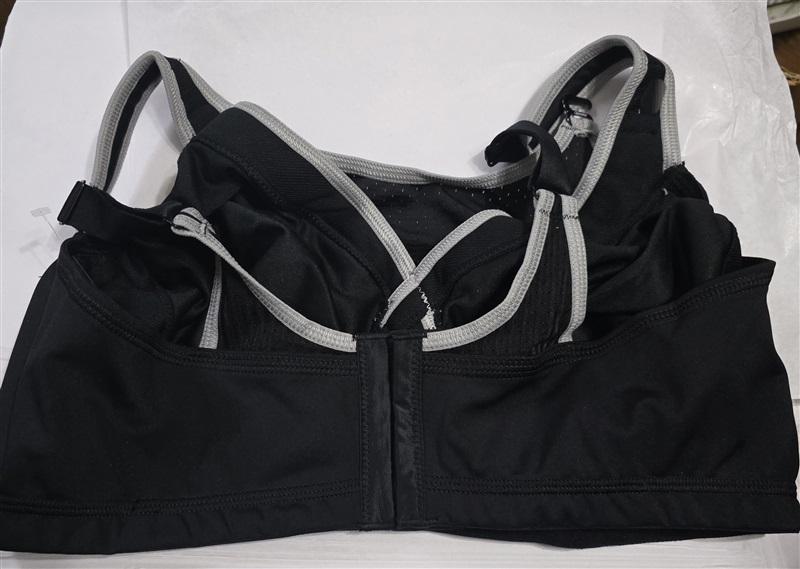 NWOT Glamorise 46C No Bounce Cami Sports Bra 1066 Black Gray 129228