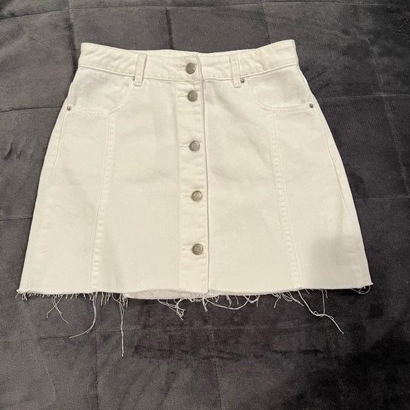 NWOT Blue Blush S White Frayed Denim Button Up Jean Mini Skirt 129293