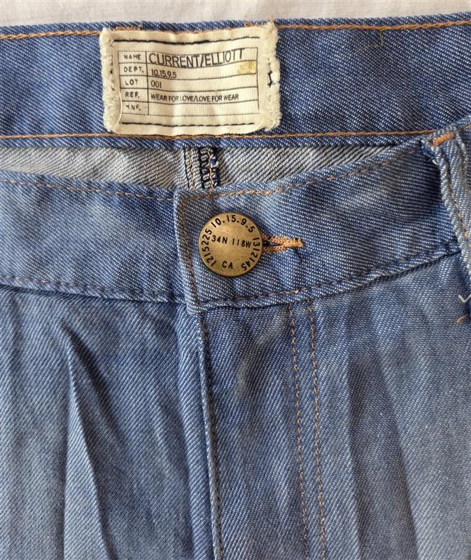NWOT Current Elliot 35" Waist Sample Distressed Denim Jean Shorts 129325