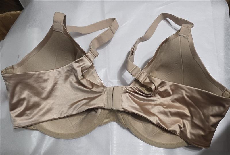 NWOT Hanes 38D Ultimate No Show Support Underwire Bra HU33 Beige 129486