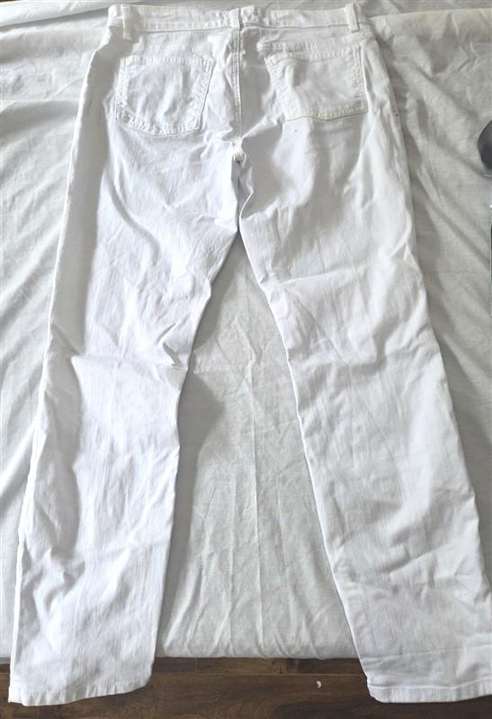 NWOT Eileen Fisher 8 White Stretch Straight Jeans Denim Pants 129491