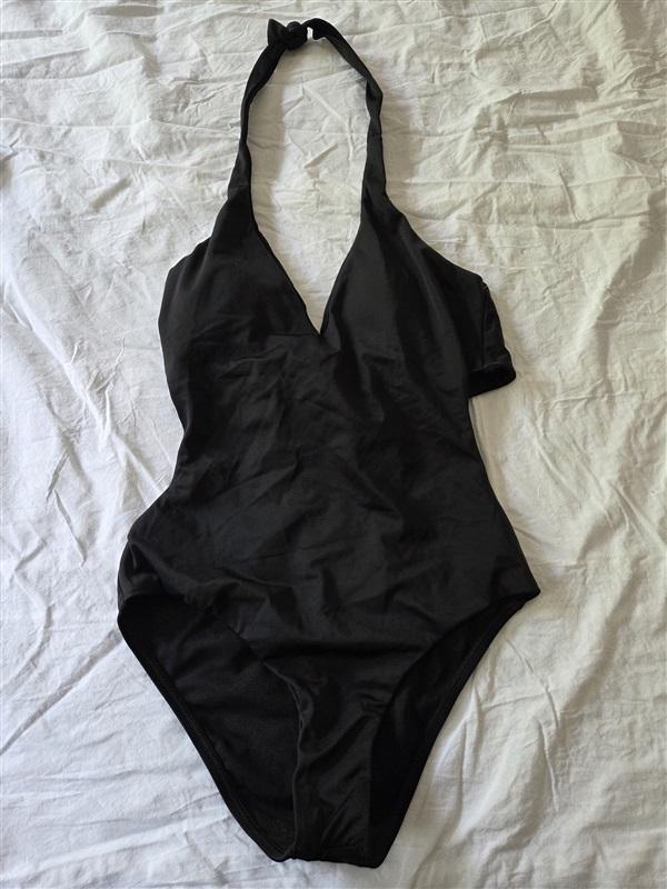 NWOT Reef SM Halter Tie Back 1pc Swimsuit Black 129534