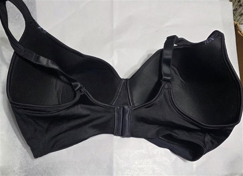 NWOT Bali 36DD One Smooth U Lace Wireless Bra 6546 Black #129589