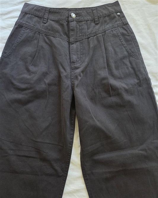 NWOT Pistola LA 24 Yoke Front Pants Black Sample 129687