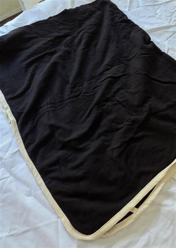 NWOT Monrow Travel Blanket + Bag Black Fleece 129696