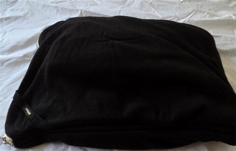 NWOT Monrow Travel Blanket + Bag Black Fleece 129696