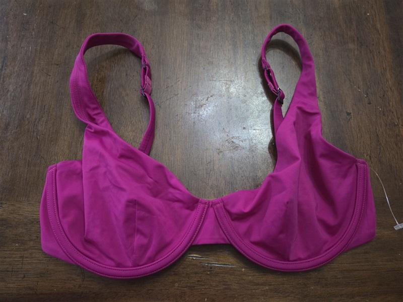 NWOT CUUP 30G 32F Scoop Underwire Fuchsia Bikini Swim Top 129698
