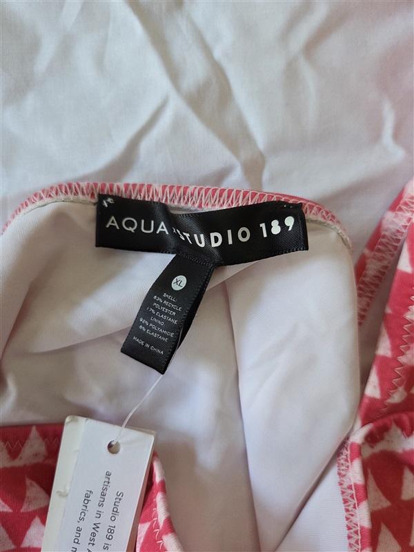 NWT Aqua X Studio 189 XL Triangle Print Ruffle 1PC Swimsuit Pink White 129707