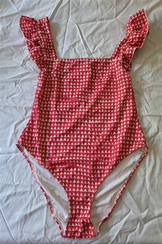 NWT Aqua X Studio 189 XL Triangle Print Ruffle 1PC Swimsuit Pink White 129707