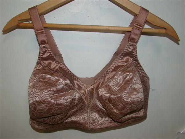 NWT Bali 34B Double Support Spa Closure Wireless Bra 3372 Brown #129783