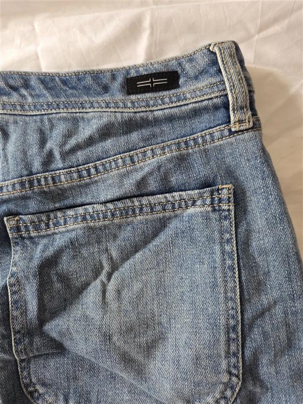 NWOTD Liverpool 10 Norma Jean Mid-Rise Relaxed Roller 24 1/2" 129805
