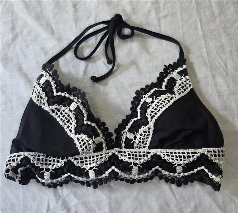 NWOT Becca Virtue S White Bikini Top Lace Halter Bikini Swim 129822