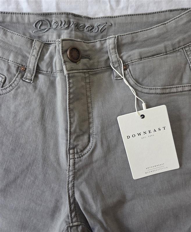 NWT Downeast 6 Fringed Denim Bermuda Jean Shorts Silver Gray 129830
